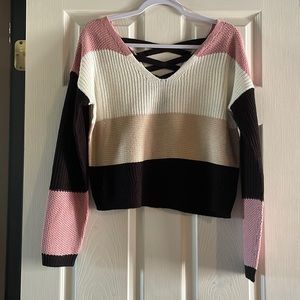 Full Circle Trends Multi color vneck sweater
